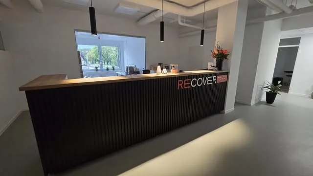 Gestalteter Empfangsbereich bei RECOVER